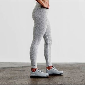 NOBULL TIGHT White Heather